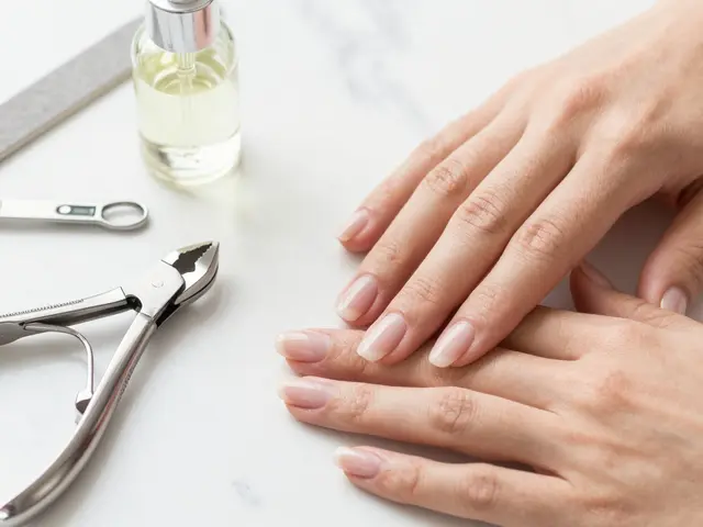 Co je to manikúra? Komplexní průvodce péčemi o nehty a ruky